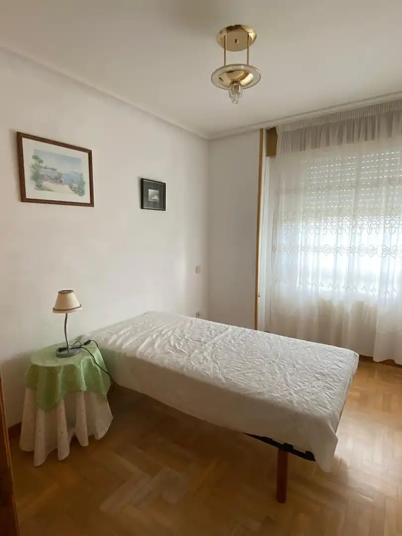 Habitación de Piso de alquiler en Burgos con Calefacción