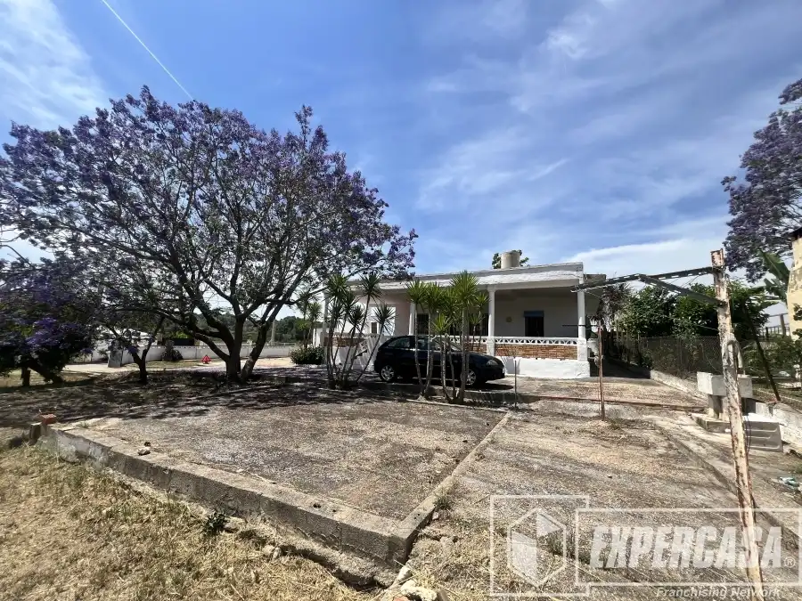 Vista exterior de Casa o xalet en venda en Torrent amb Terrassa i Piscina