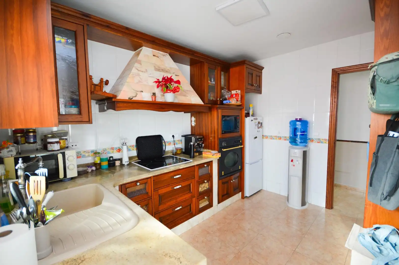 Küche von Wohnung zum Verkauf in Viator mit Klimaanlage und Heizung
