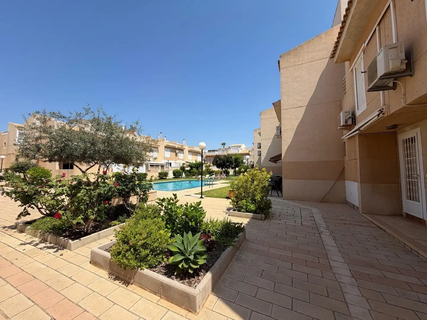 Jardín de Casa adosada en venta en Torrevieja con Jardín privado, Terraza y Trastero