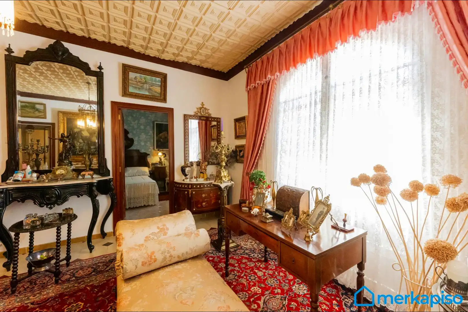 Sala d'estar de Finca rústica en venda en Torrelles de Llobregat amb Terrassa