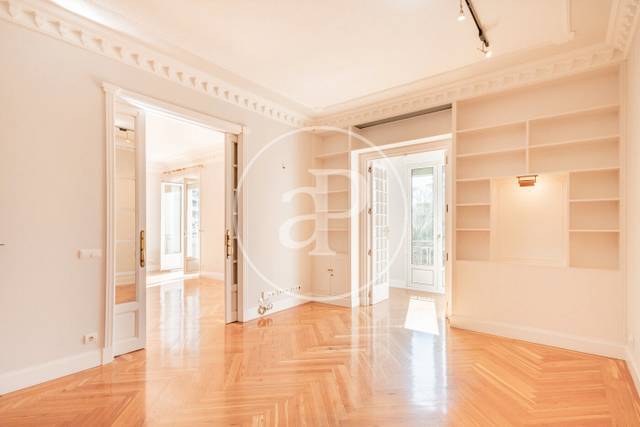 Piso en Alquiler en Calle de O'Donnell en Recoletos