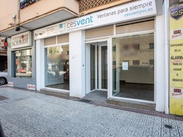 Local comercial en venda a Arabial 75