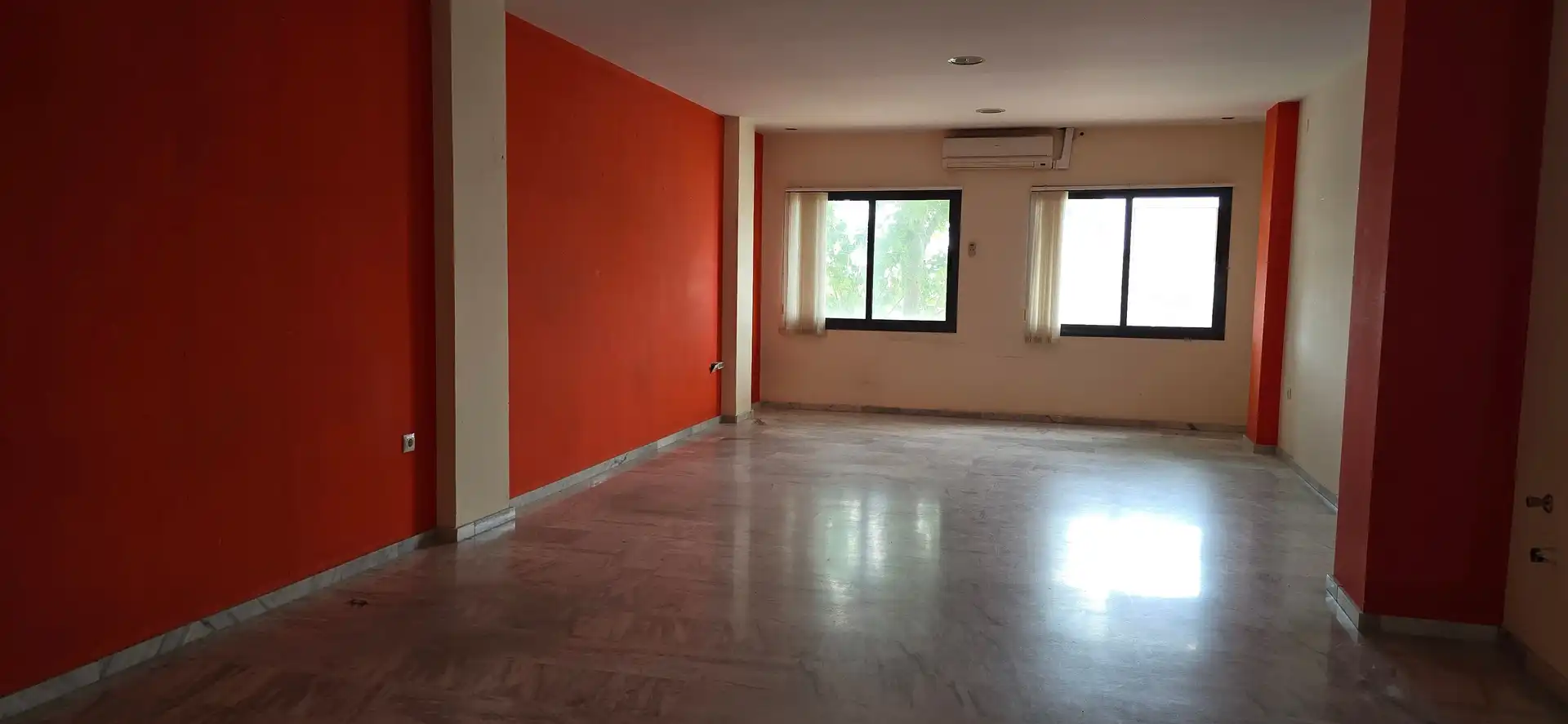 Büro zum Verkauf in Bormujos