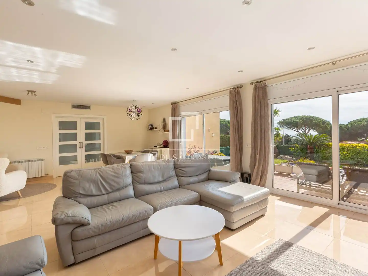 Sala de estar de Casa o chalet en venta en Lloret de Mar con Aire acondicionado, Calefacción y Jardín privado