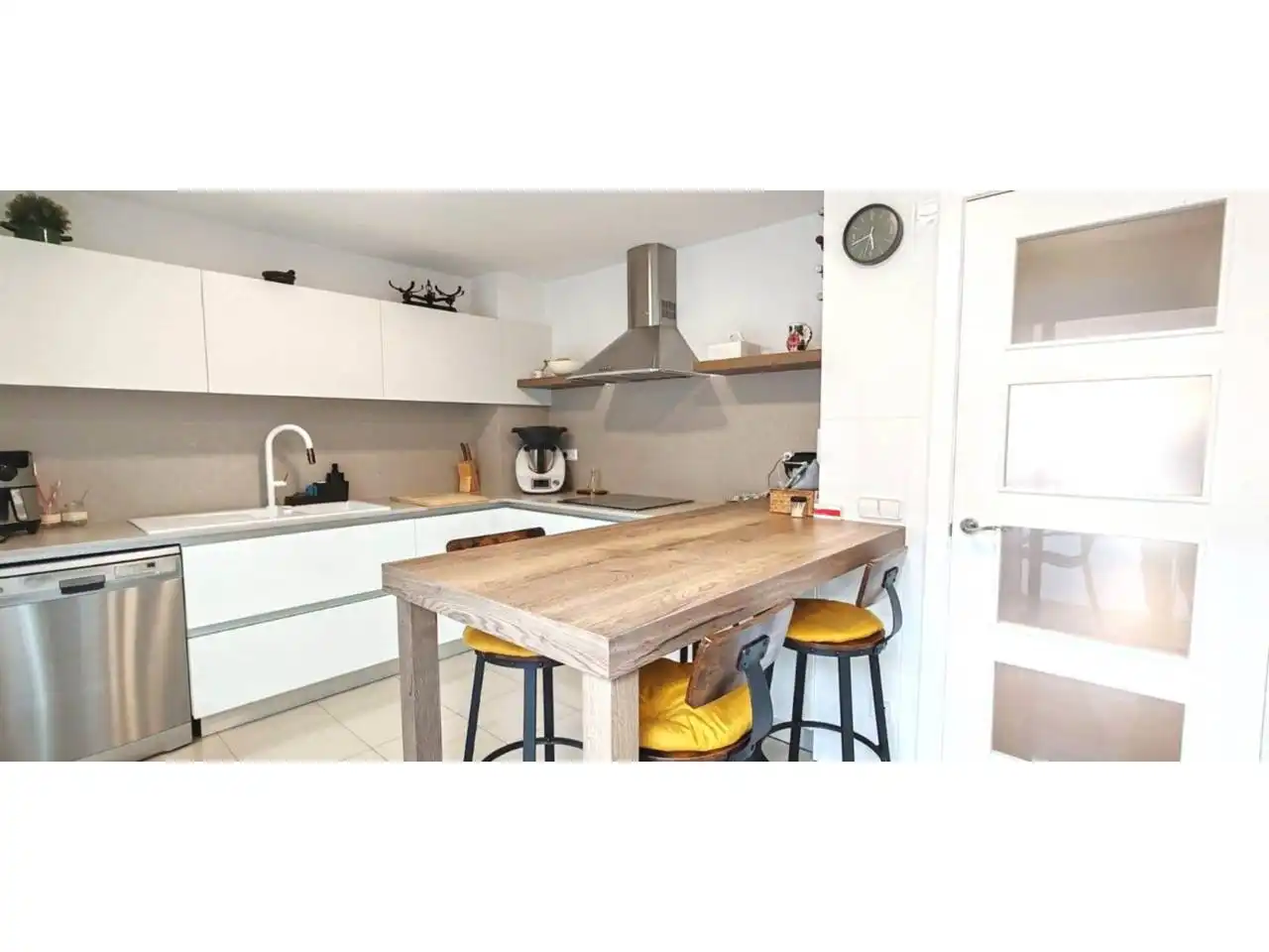 Cocina de Casa o chalet en venta en Sarrià de Ter con Aire acondicionado, Calefacción y Jardín privado