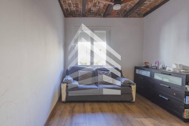 Piso en Venta en Carrer dels Comtes de Bell-Lloc en Barri de les Corts