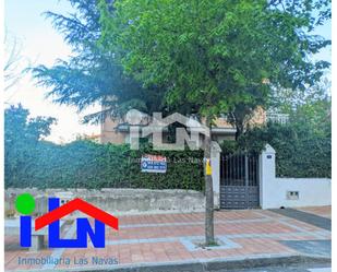 Exterior view of Flat for sale in Las Navas del Marqués   with Private garden and Storage room