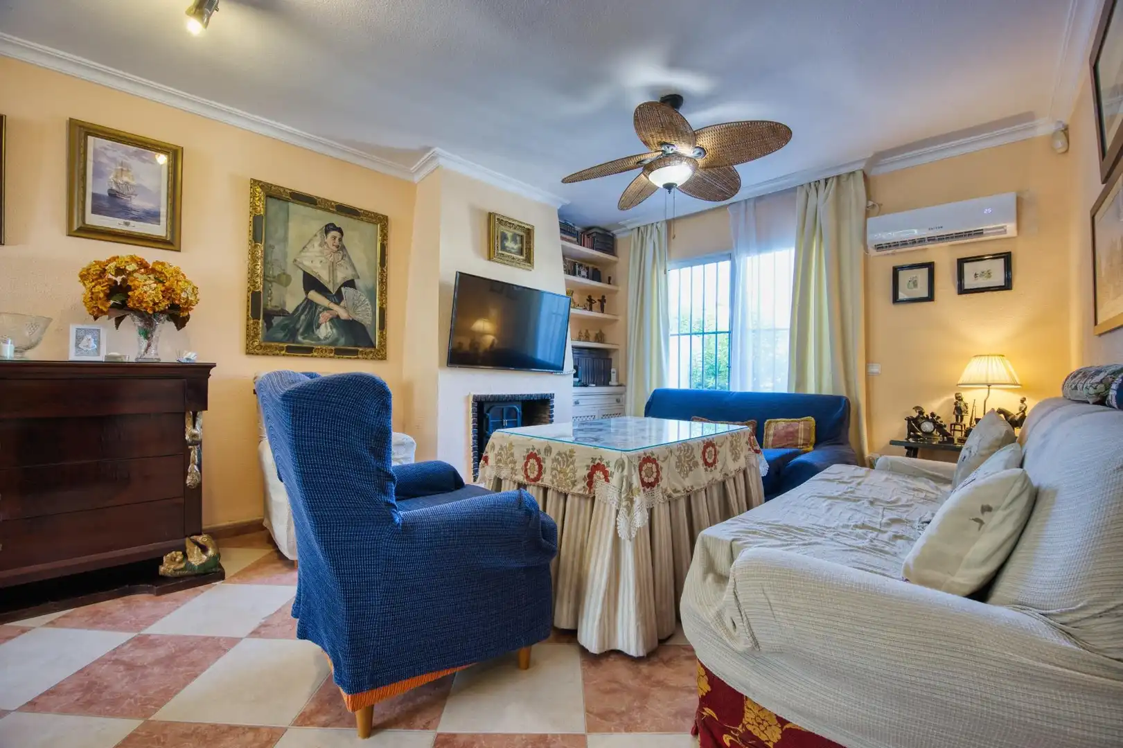 Sala de estar de Casa adosada en venta en Mairena del Aljarafe con Aire acondicionado, Terraza y Trastero