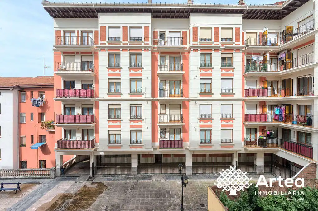 Exterior view of Flat for sale in Portugalete  with Heating and Balcony