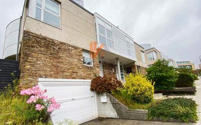 Exterior view of Single-family semi-detached for sale in Santiago de Compostela   with Private garden