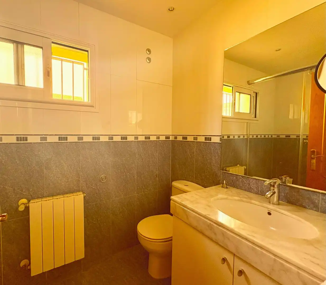 Baño de Casa o chalet en venta en Vilamalla con Aire acondicionado, Calefacción y Terraza