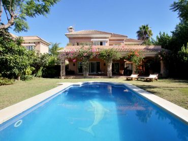 Casa amb piscina en venda a Nueva Andalucía
