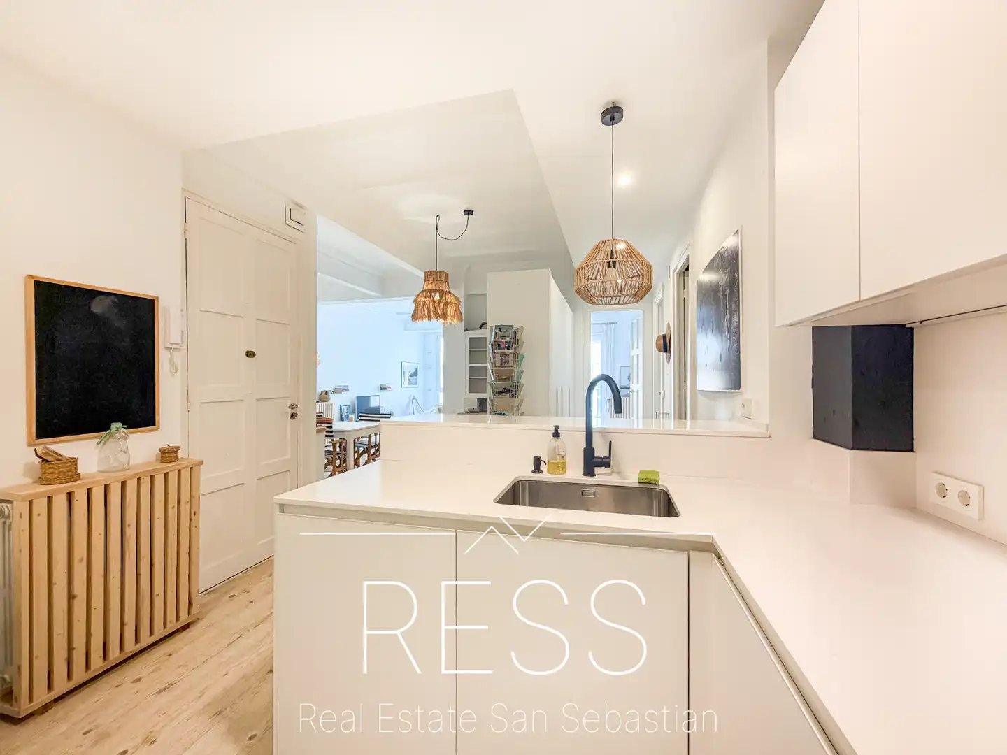 Küche von Wohnung zum Verkauf in Donostia - San Sebastián  mit Heizung, Terrasse und Möbliert