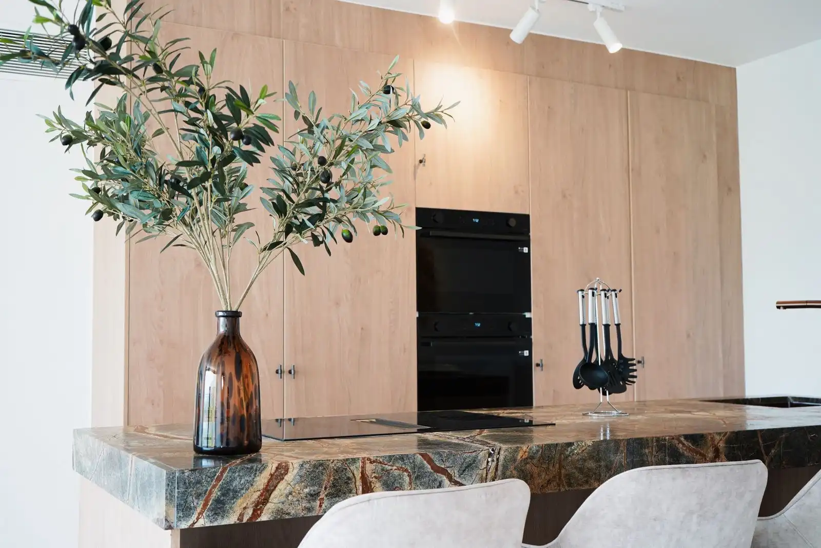 Cocina de Casa adosada en venta en Marbella con Terraza, Amueblado y Piscina comunitaria