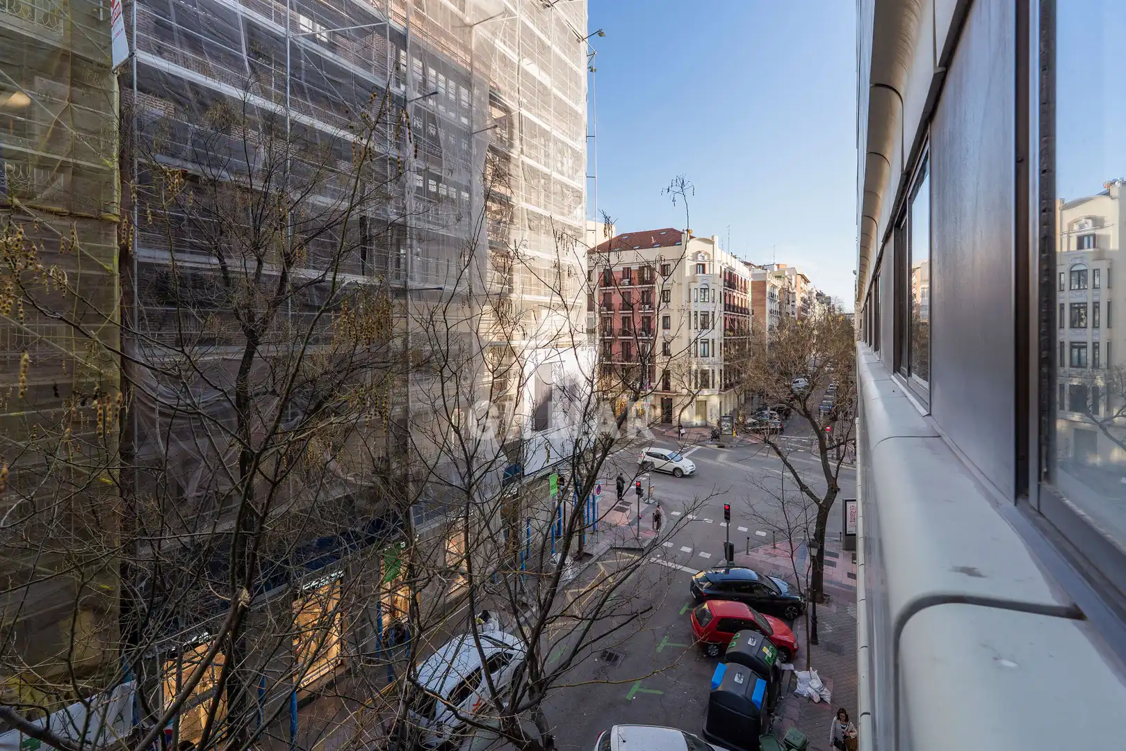 Vista exterior de Apartament en venda en Madrid amb Calefacció i Moblat