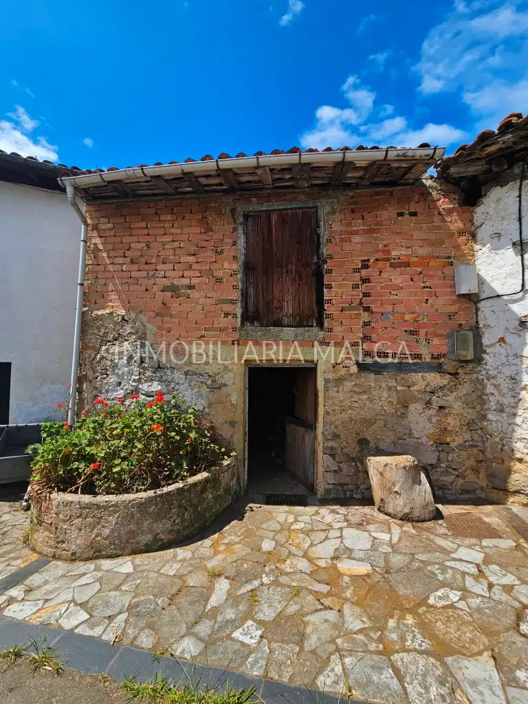 Houses for sale in Caravia  with Private garden