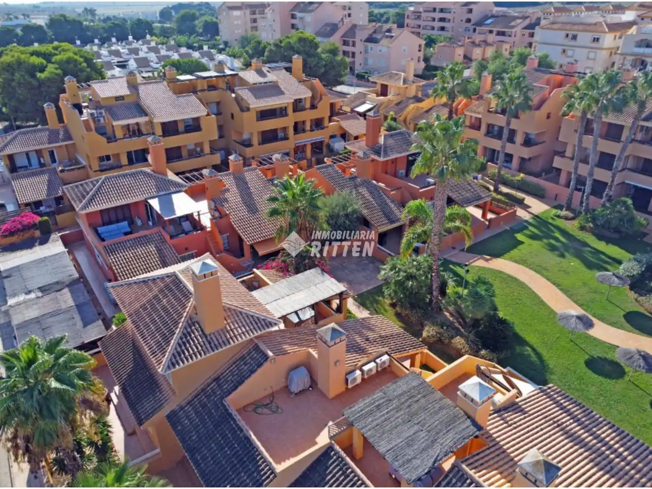 Vista exterior de Ático en venta en Cartagena con Terraza, Balcón y Piscina comunitaria