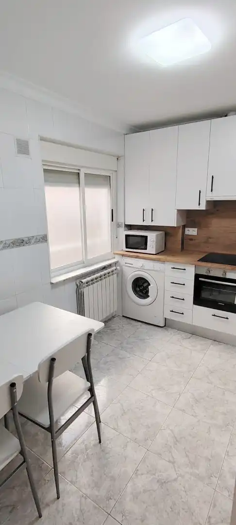 Küche von Wohnung zur Miete in Salamanca mit Heizung, Möbliert und Ofen