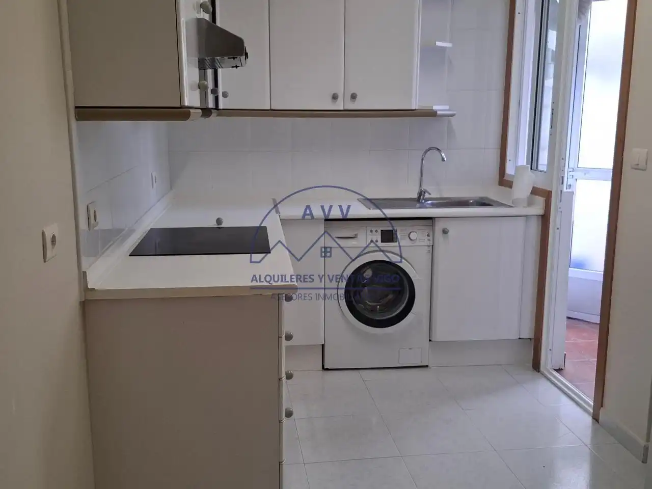 Kitchen of Flat for rent in Vigo   with Parquet flooring