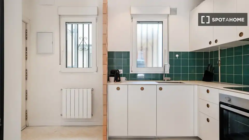 Cuina de Apartament per a compartir en Madrid amb Aire condicionat, Calefacció i Terrassa