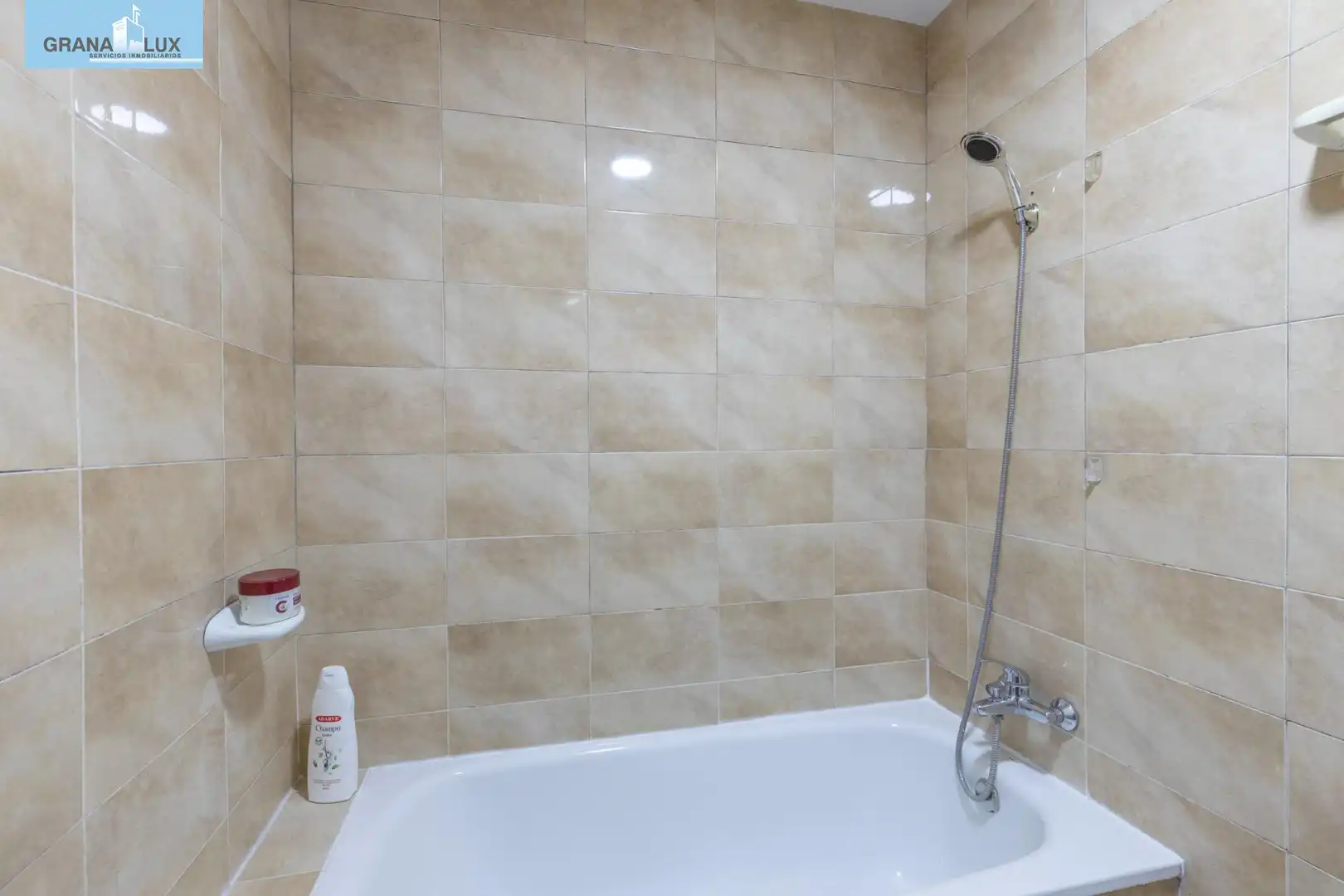 Baño de Piso en venta en Atarfe con Terraza