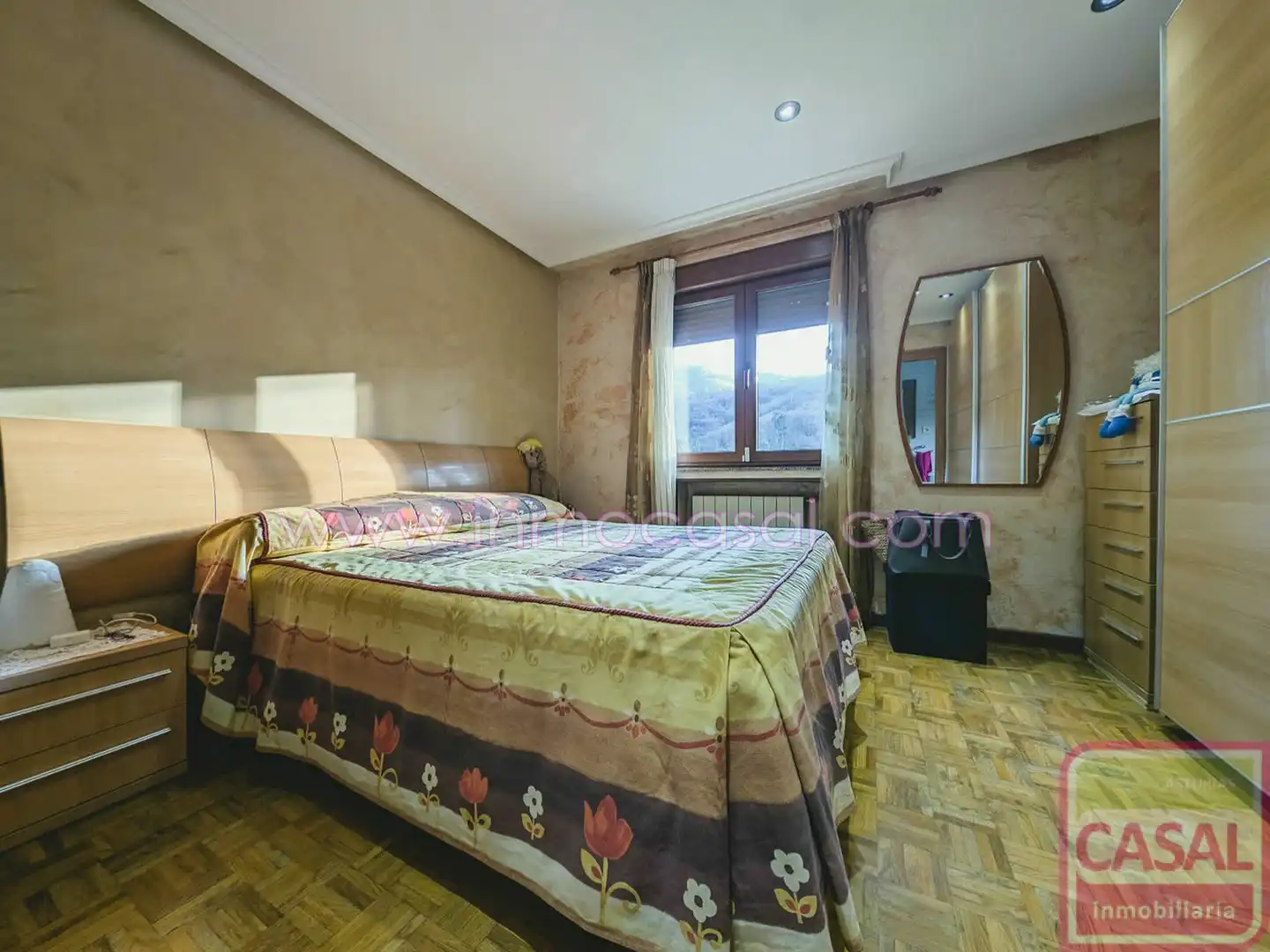 Dormitori de Casa o xalet en venda en Mieres (Asturias) amb Calefacció, Terrassa i Traster