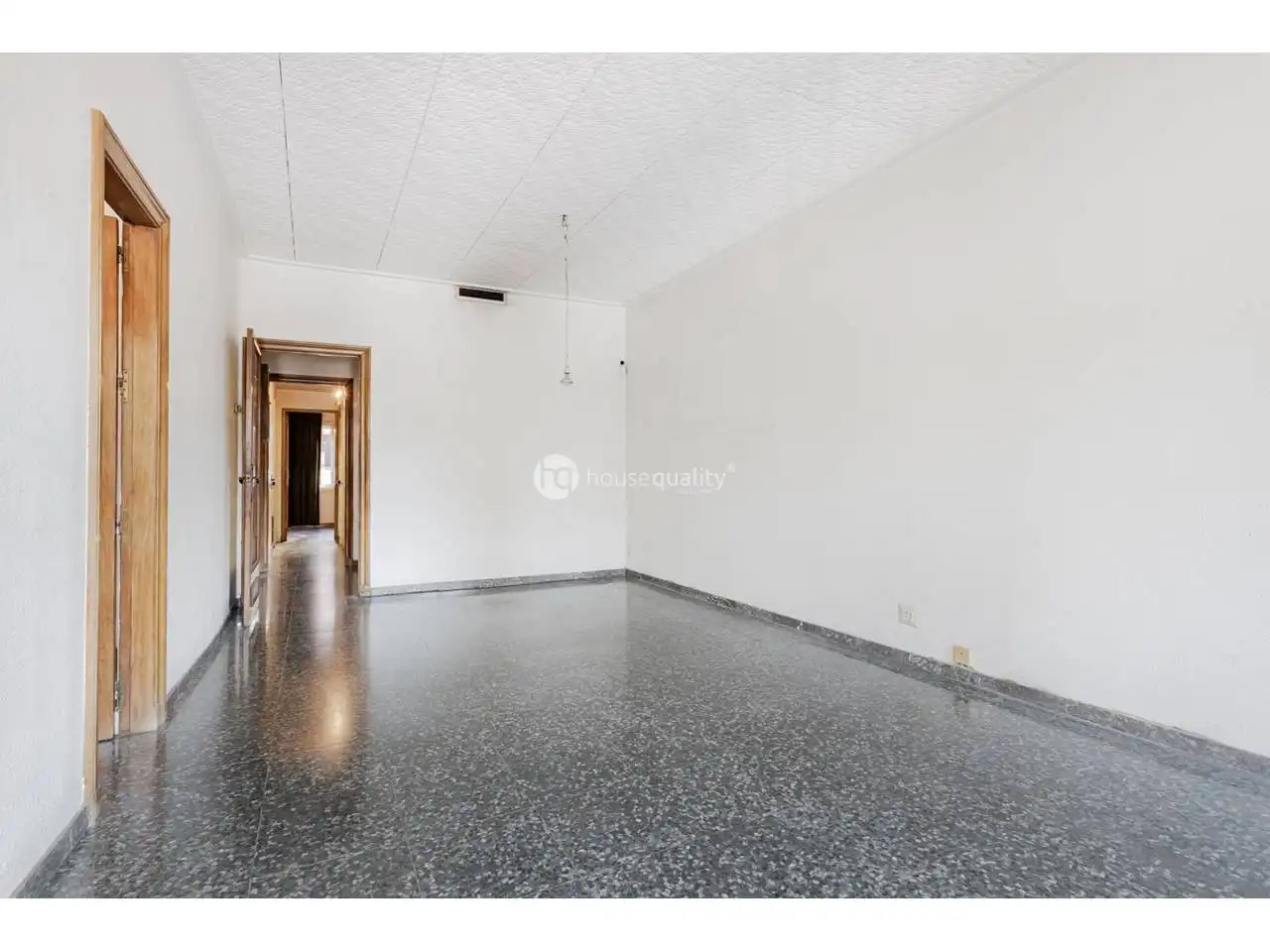 Piso en venta en Barcelona con Jardín privado, Terraza y Balcón