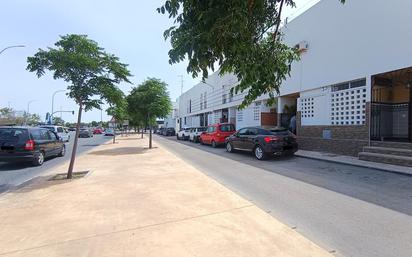 Exterior view of Single-family semi-detached for sale in Chiclana de la Frontera