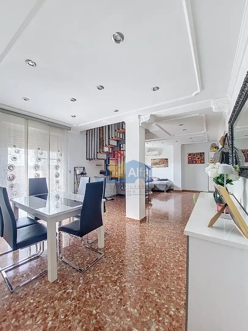 Wohnzimmer von Maisonette zum Verkauf in Silla mit Klimaanlage, Terrasse und Abstellraum
