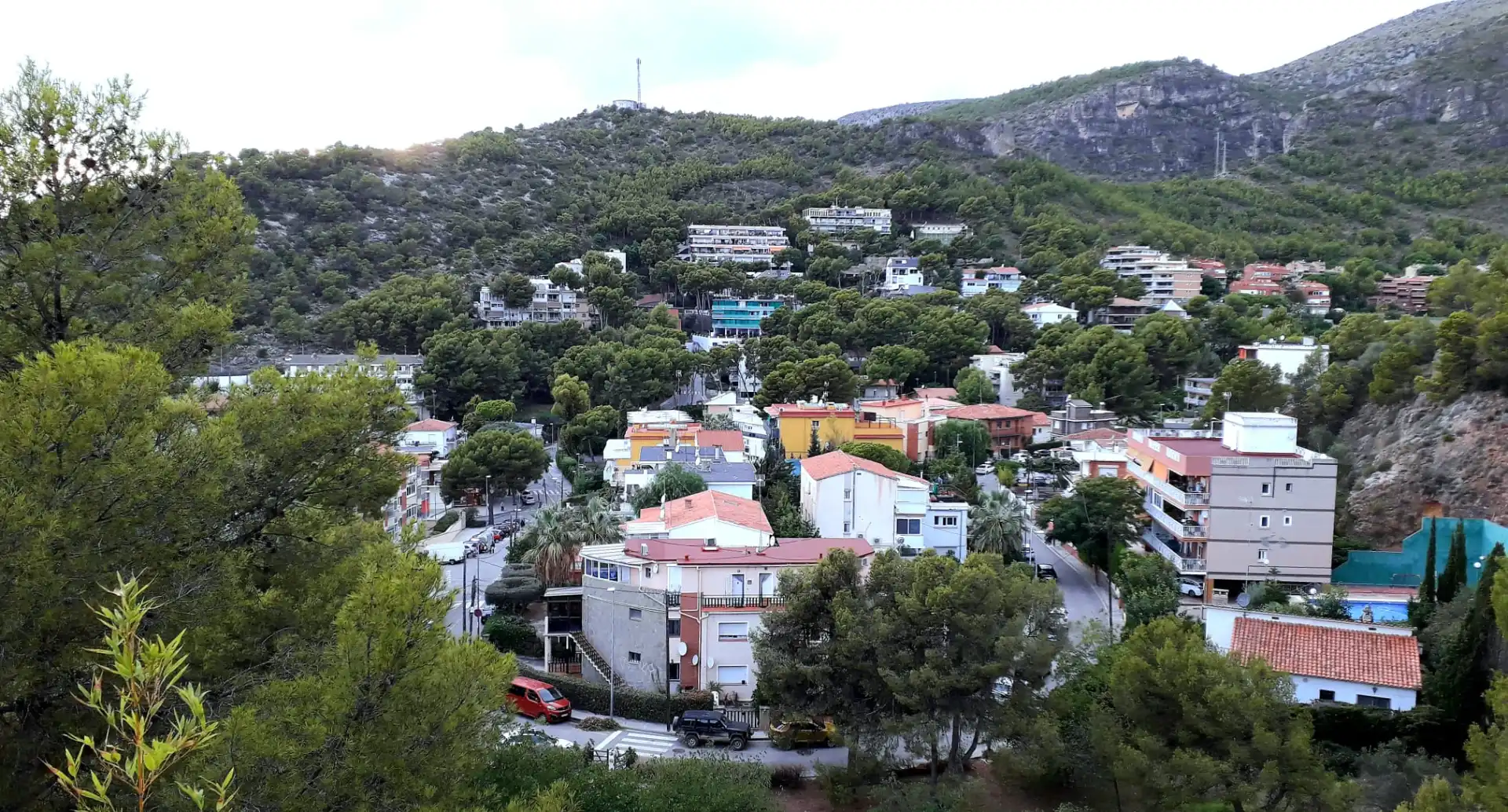 Vista exterior de Casa o xalet en venda en Castelldefels amb Aire condicionat, Calefacció i Jardí privat