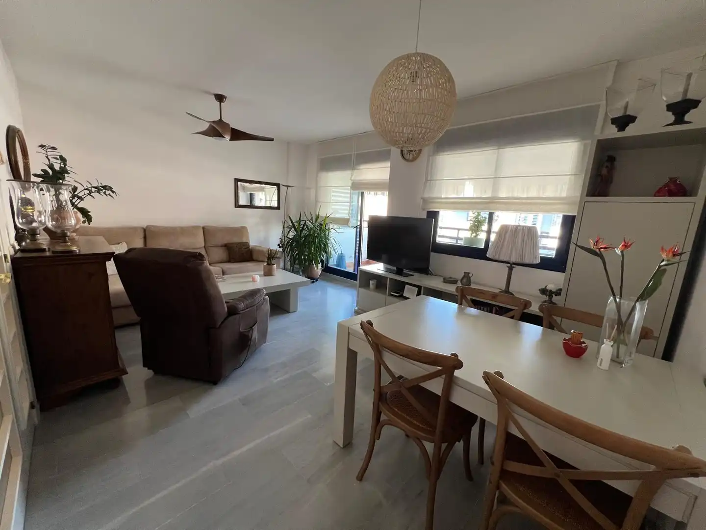 Sala de estar de Ático en venta en Estepona con Aire acondicionado, Calefacción y Terraza