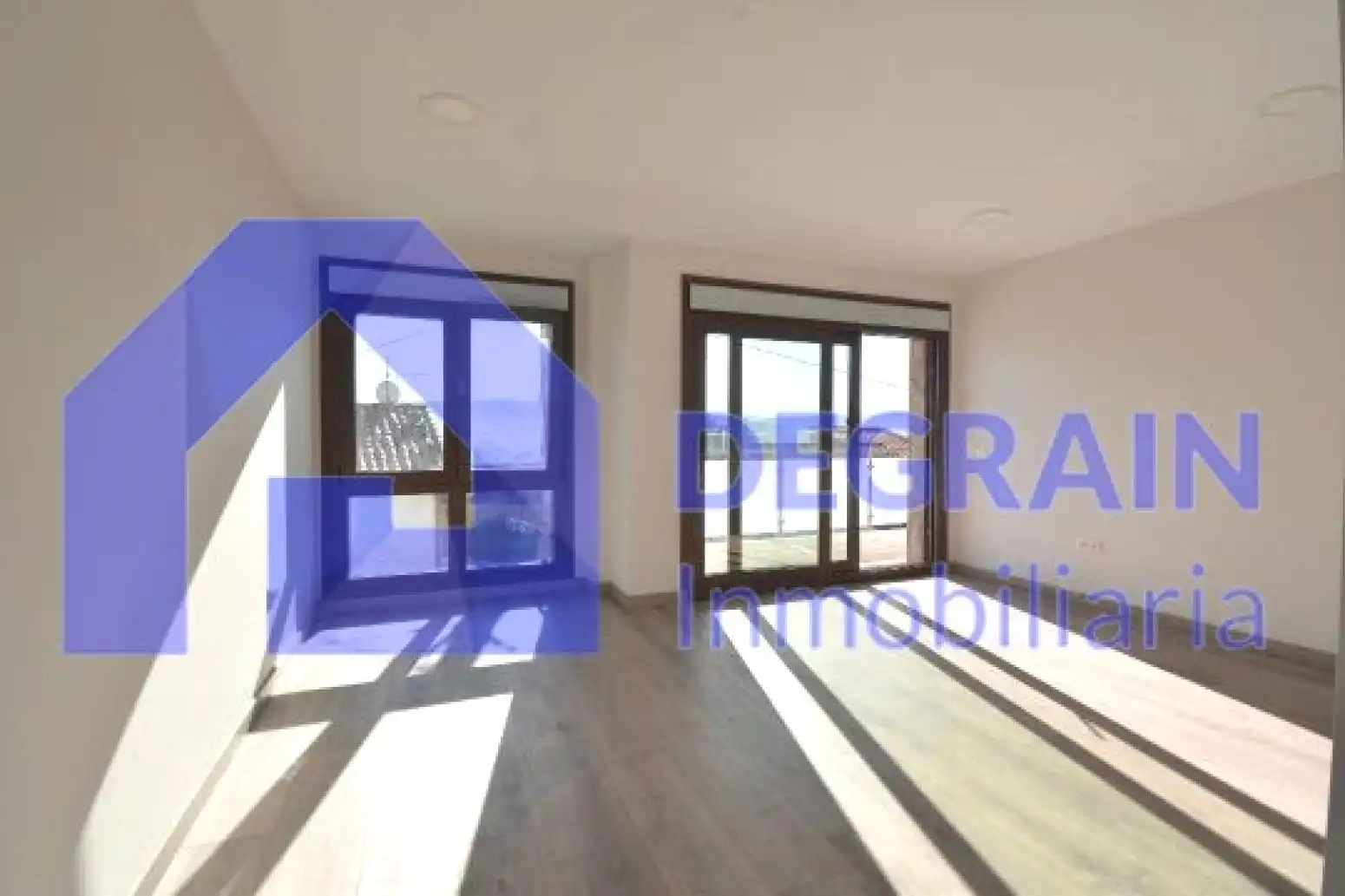 Sala d'estar de Casa o xalet en venda en Oviedo  amb Terrassa