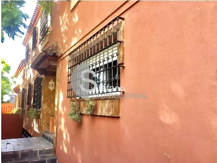 Vista exterior de Casa adosada de alquiler en Málaga con Aire acondicionado, Jardín privado y Terraza