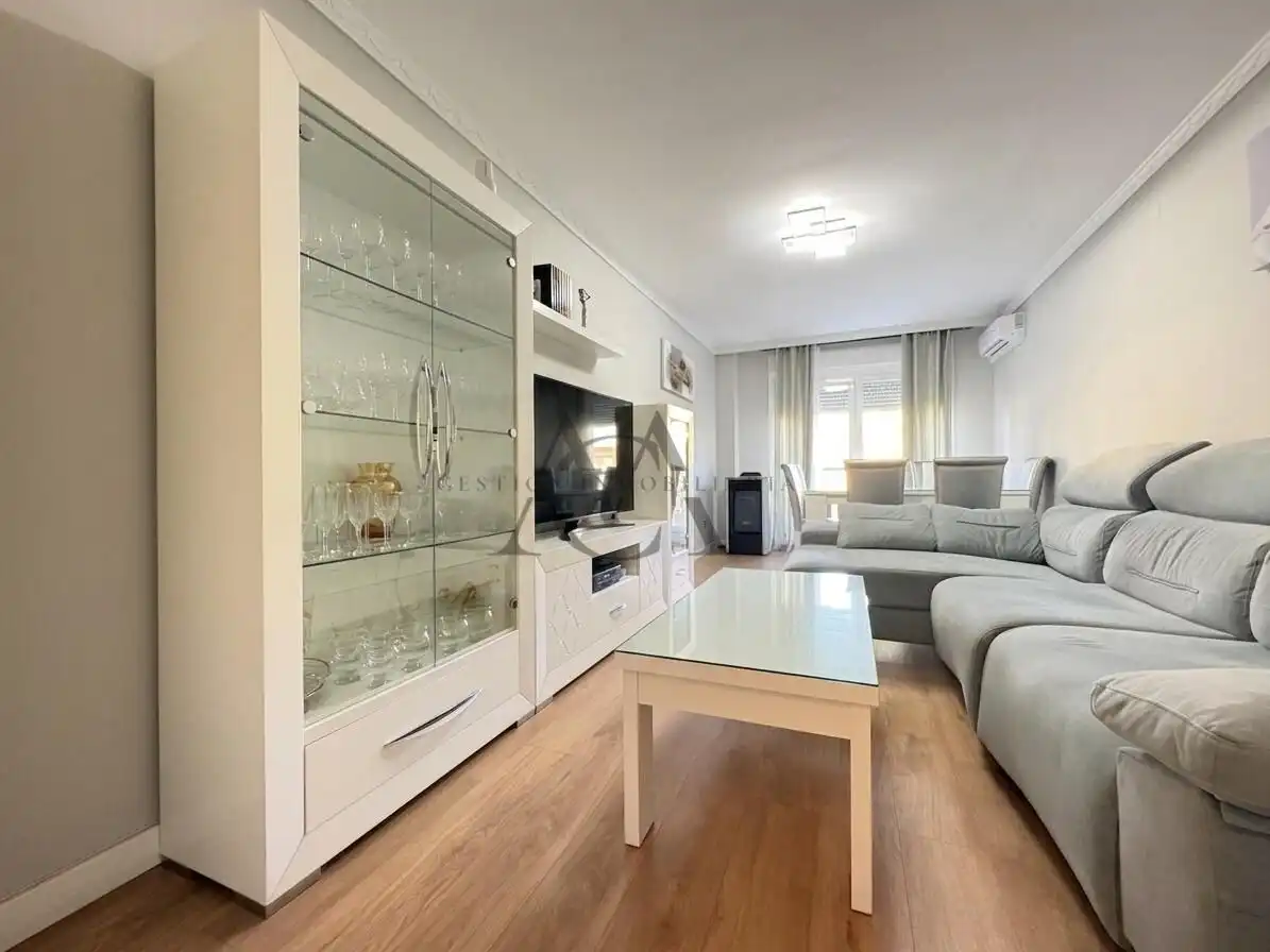 Living room of Flat for sale in Lucena  with Air Conditioner, Heating and Terrace