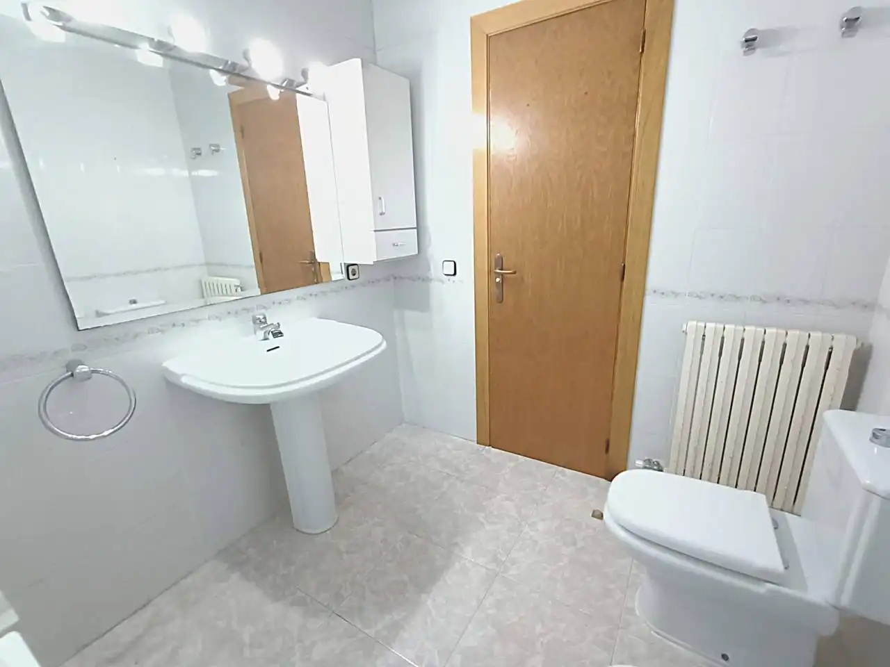Baño de Piso de alquiler en Vic con Calefacción, Terraza y Trastero