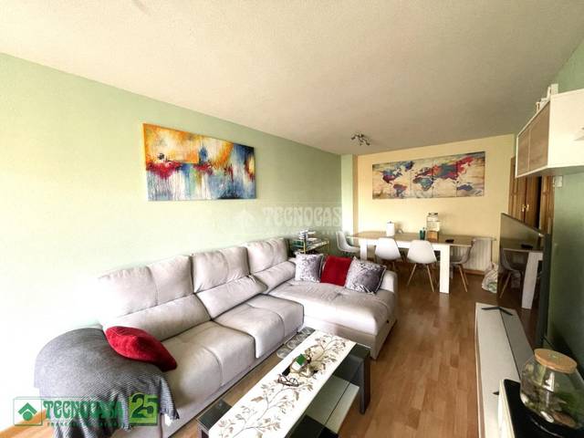 Piso en Venta en C. Mártires de Ocaña en Zona Entrada - Gasolineras