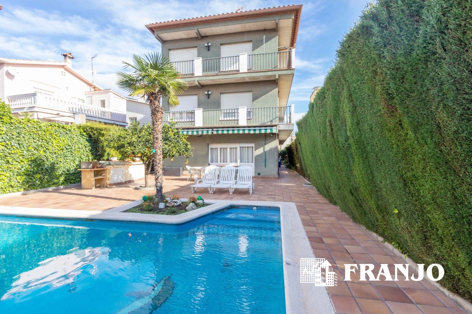 Vista exterior de Casa o xalet en venda en Barberà del Vallès amb Aire condicionat, Calefacció i Terrassa