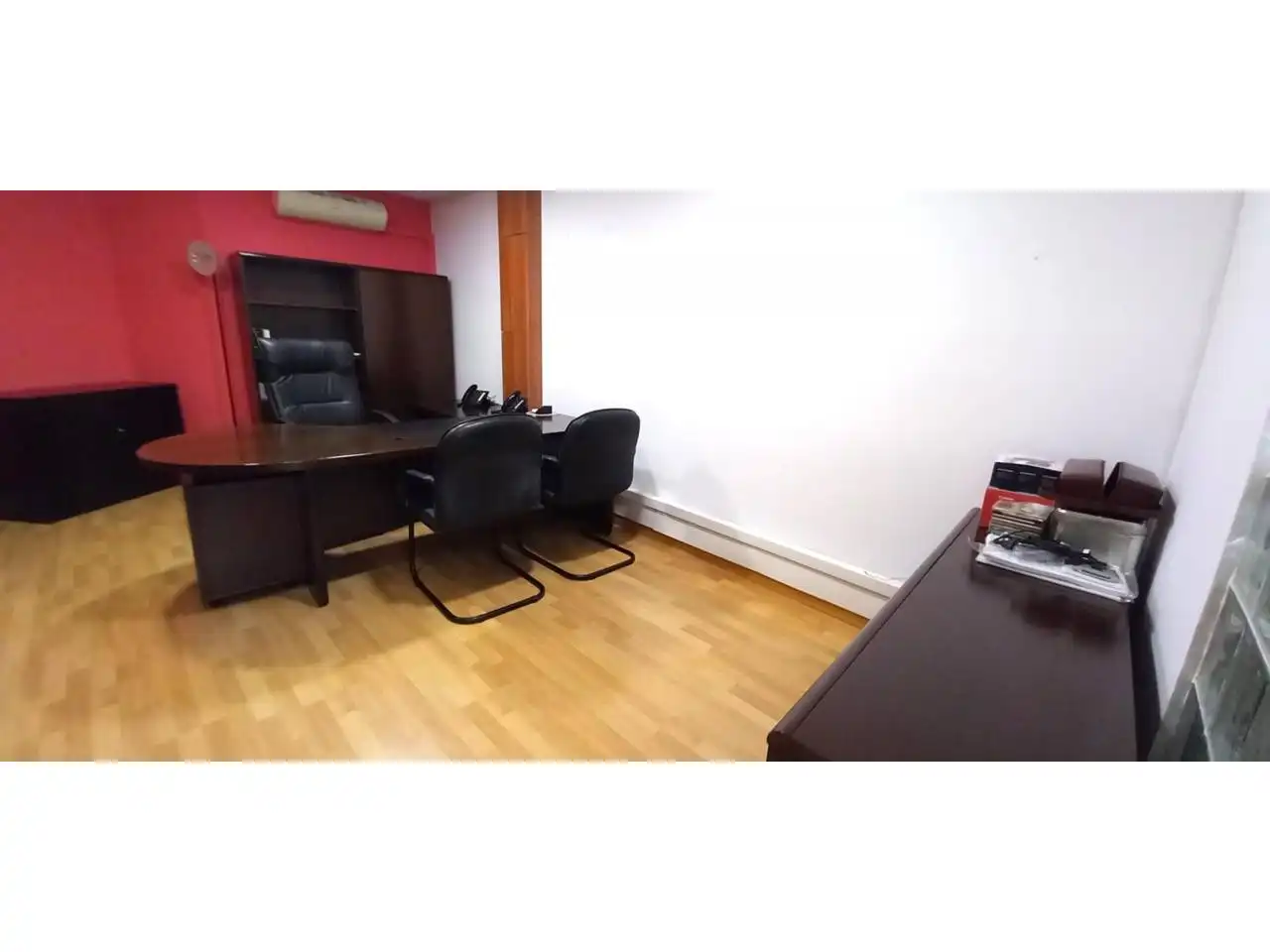 Office for sale in Barcelona  with Air Conditioner