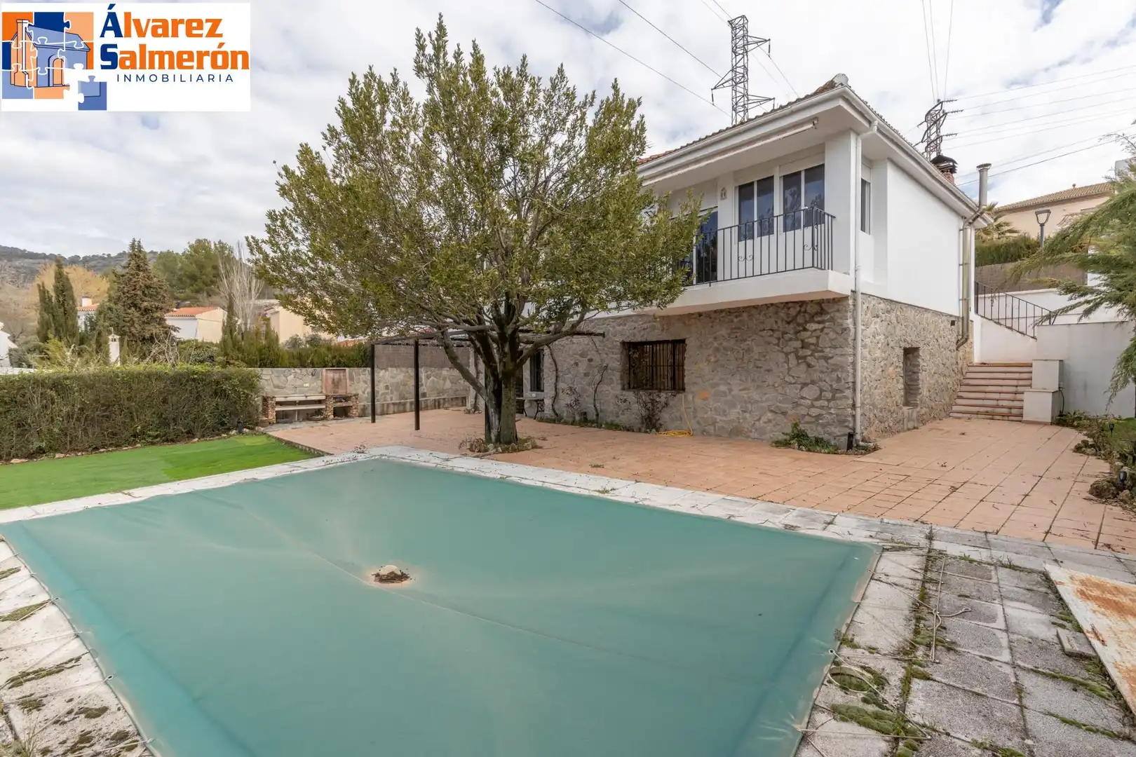 Jardí de Casa o xalet en venda en Huétor de Santillán amb Calefacció i Piscina