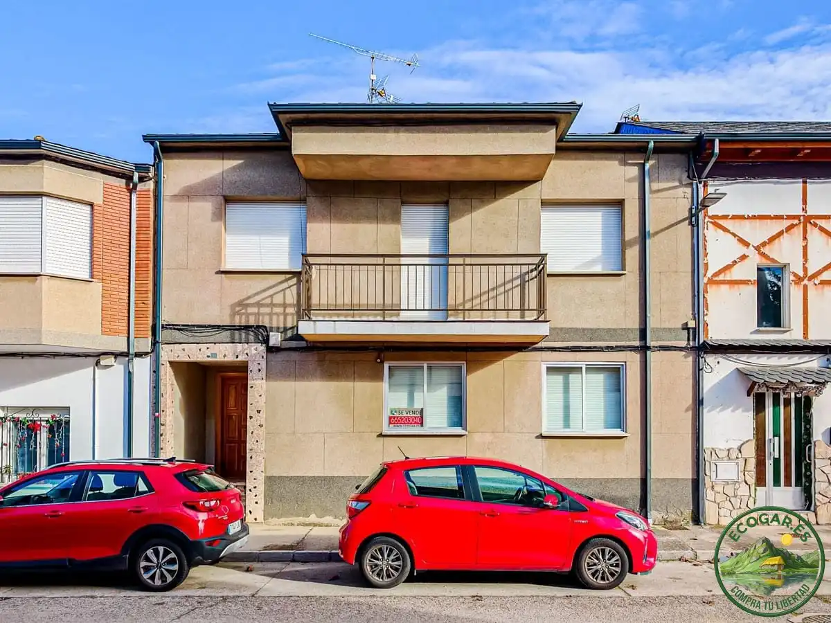 Vista exterior de Casa o chalet en venta en Ponferrada con Calefacción, Jardín privado y Terraza