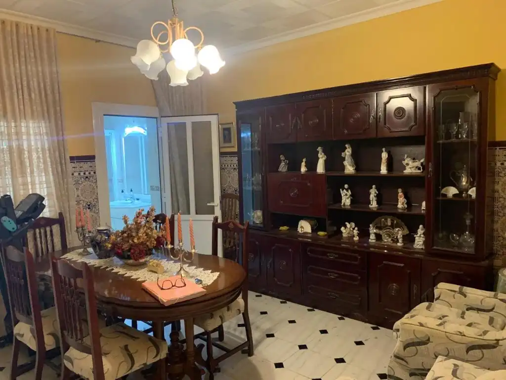 Menjador de Casa o xalet en venda en Puertollano amb Aire condicionat, Jardí privat i Terrassa