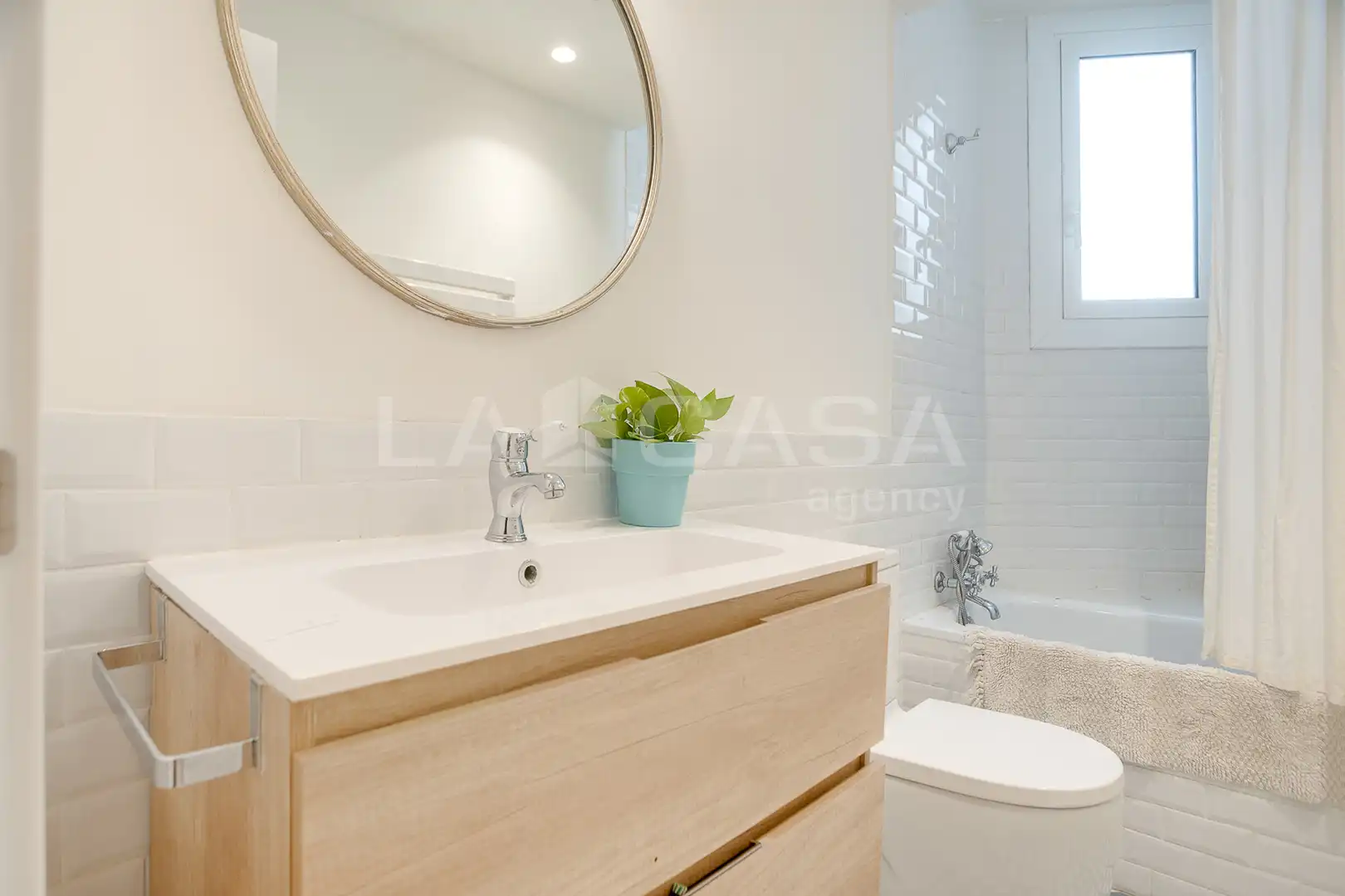 Baño de Ático en venta en Barcelona con Aire acondicionado, Calefacción y Parquet