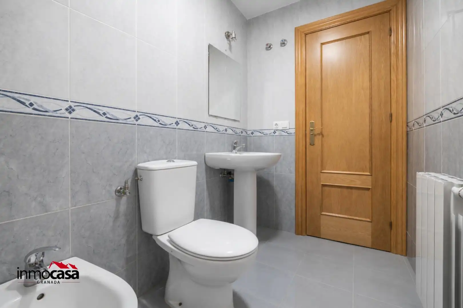 Bathroom of Flat for sale in La Zubia  with Air Conditioner, Terrace and Balcony