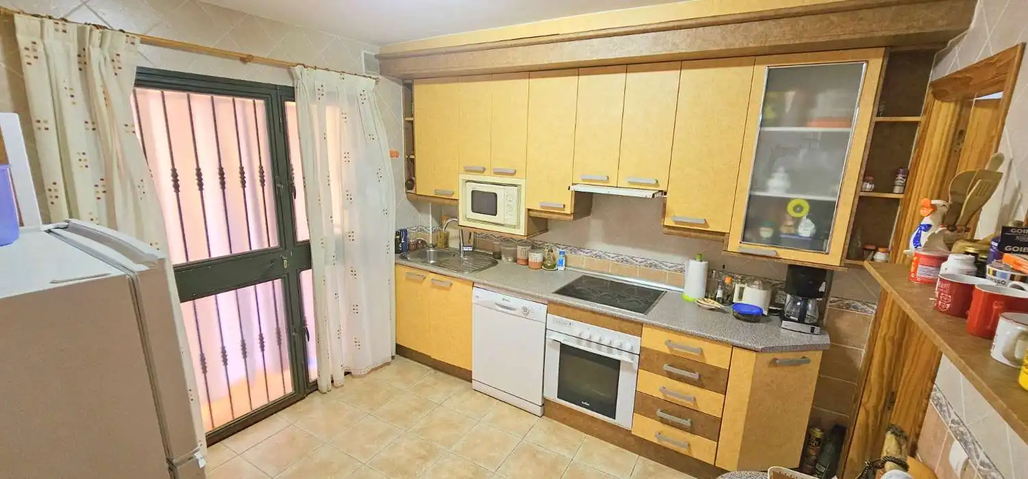 Cuina de Casa o xalet en venda en Vélez-Málaga amb Aire condicionat, Calefacció i Terrassa