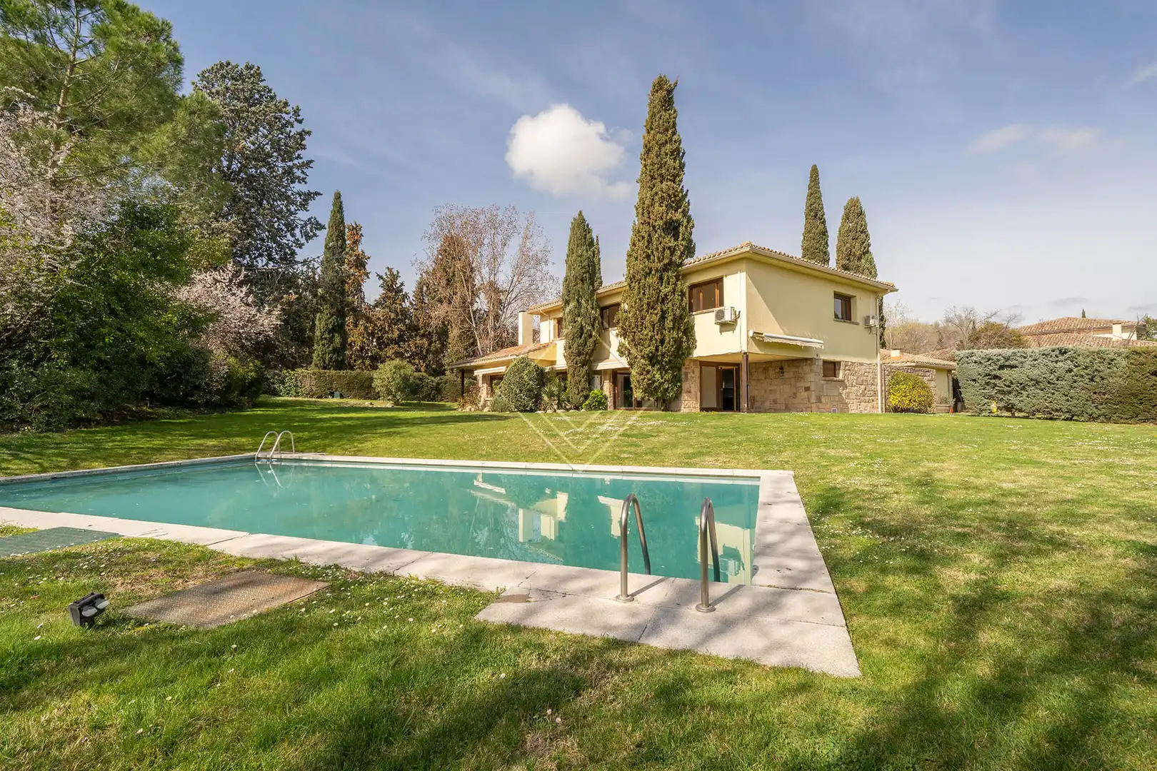 Villa mit Pool zum Verkauf in Somosaguas, imagen 2