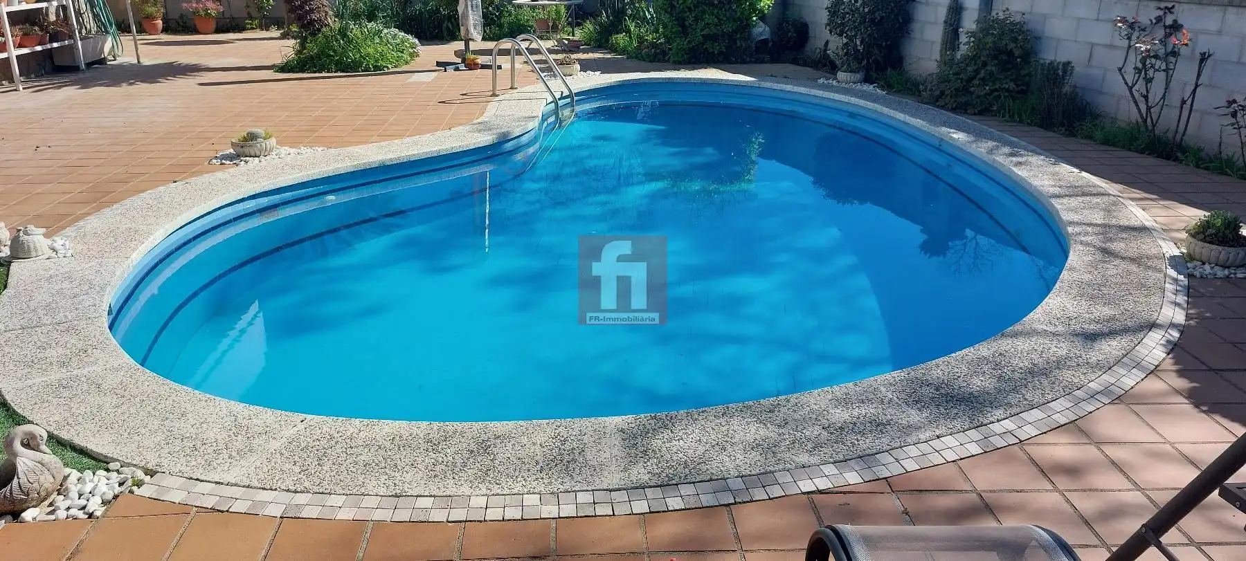 Schwimmbecken von Haus oder Chalet zum Verkauf in Palau-solità i Plegamans mit Klimaanlage, Terrasse und Abstellraum