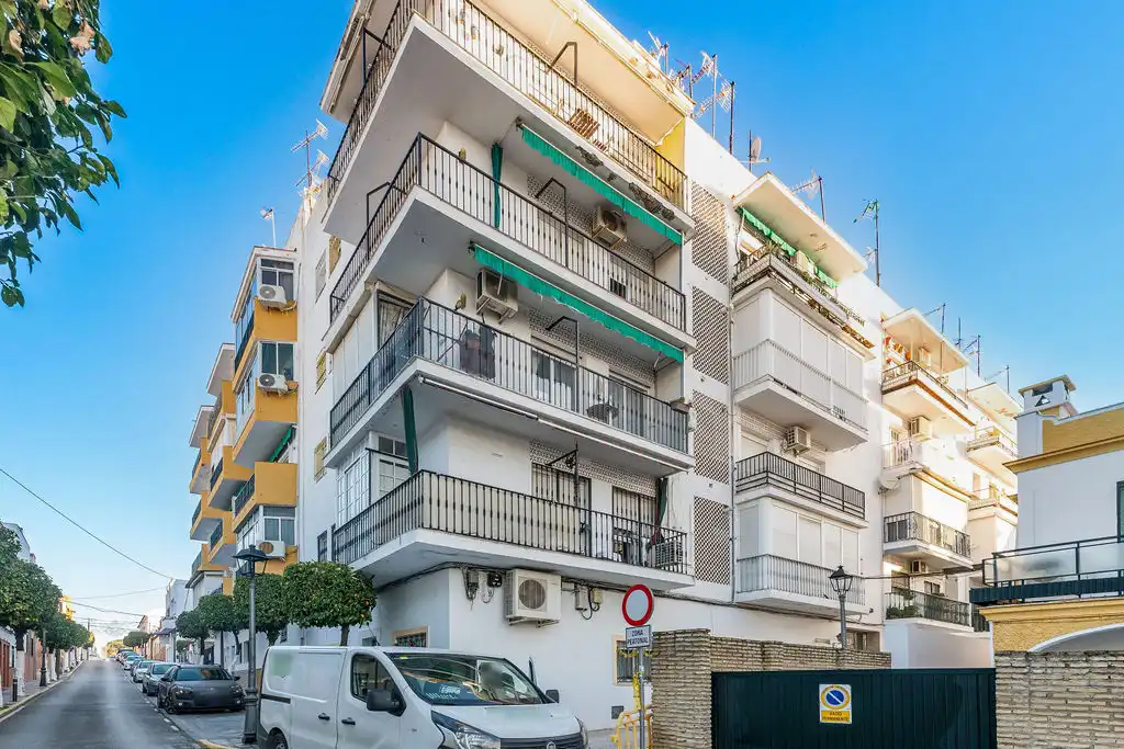 Vista exterior de Piso en venta en Castilleja de la Cuesta