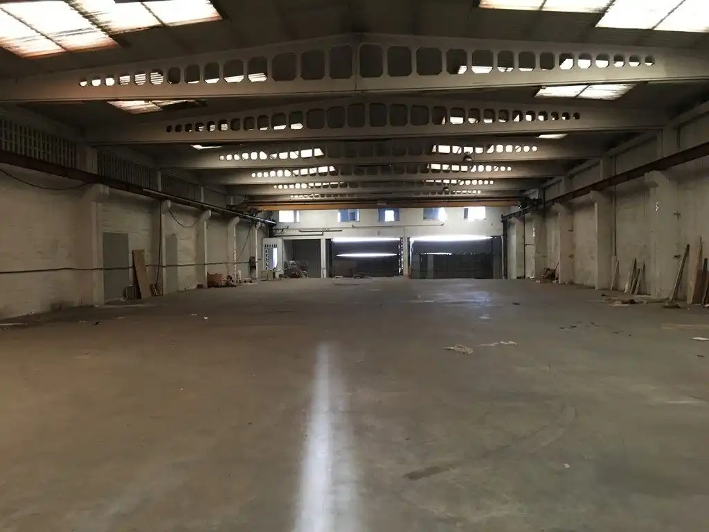 Industrial building for sale in Mesoiro