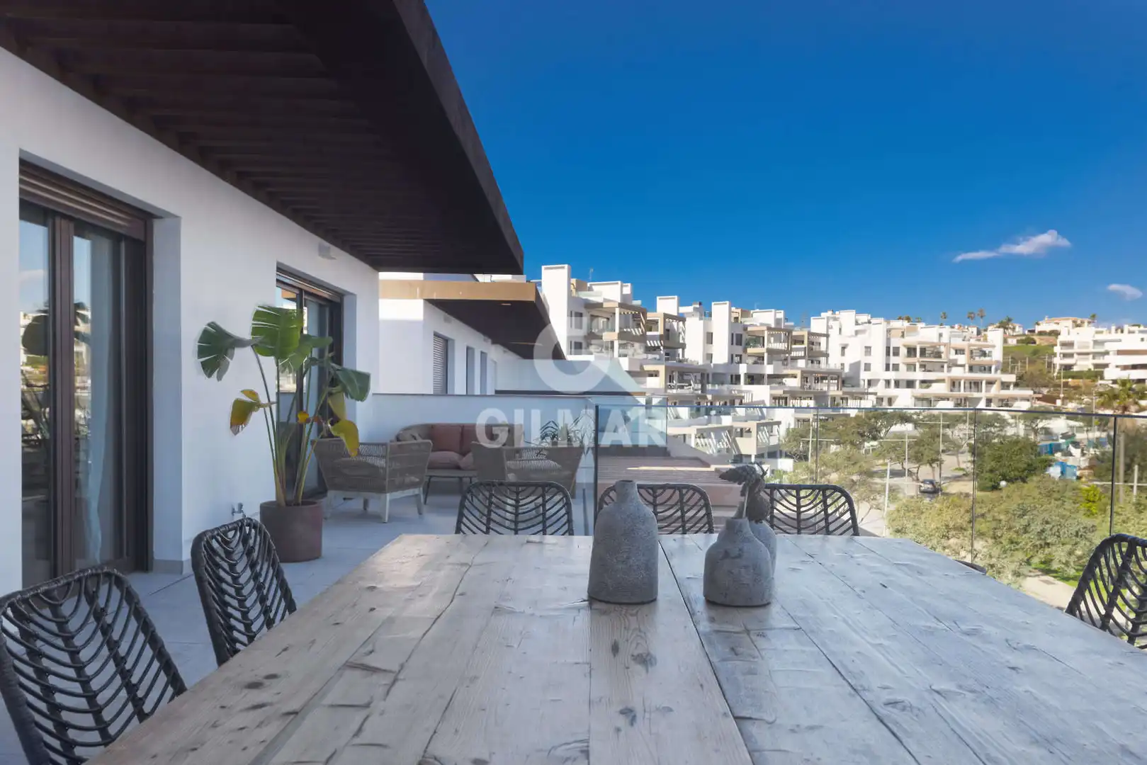 Terraza de Ático en venta en Estepona con Calefacción, Trastero y Piscina